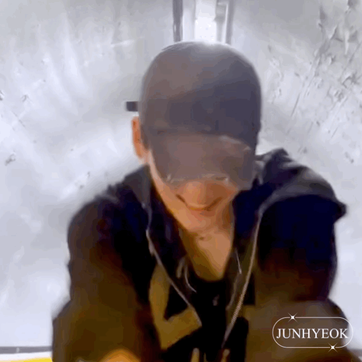 Behind-the-scenes cut of Junhyeok (n.SSign)