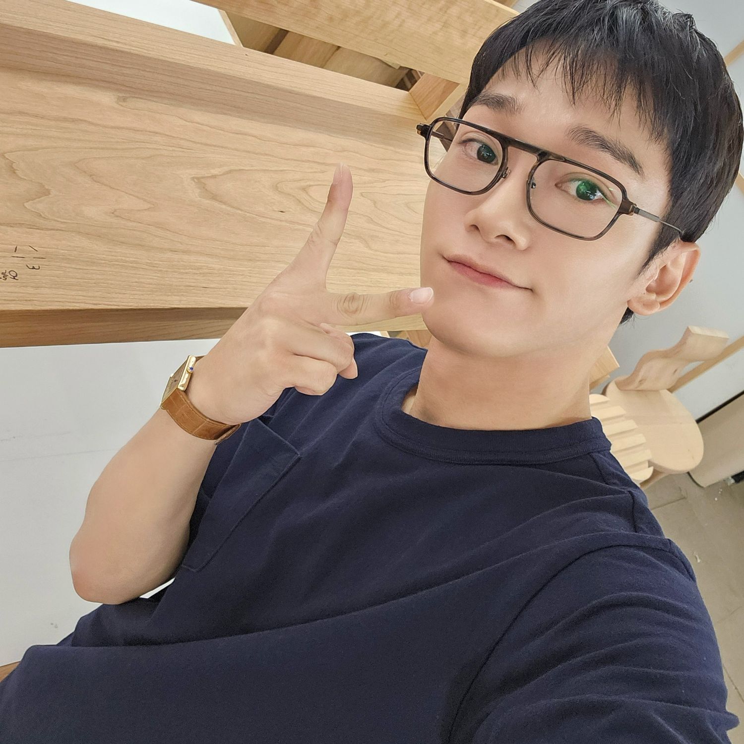 Behind-the-scenes cut of Chen (EXO)