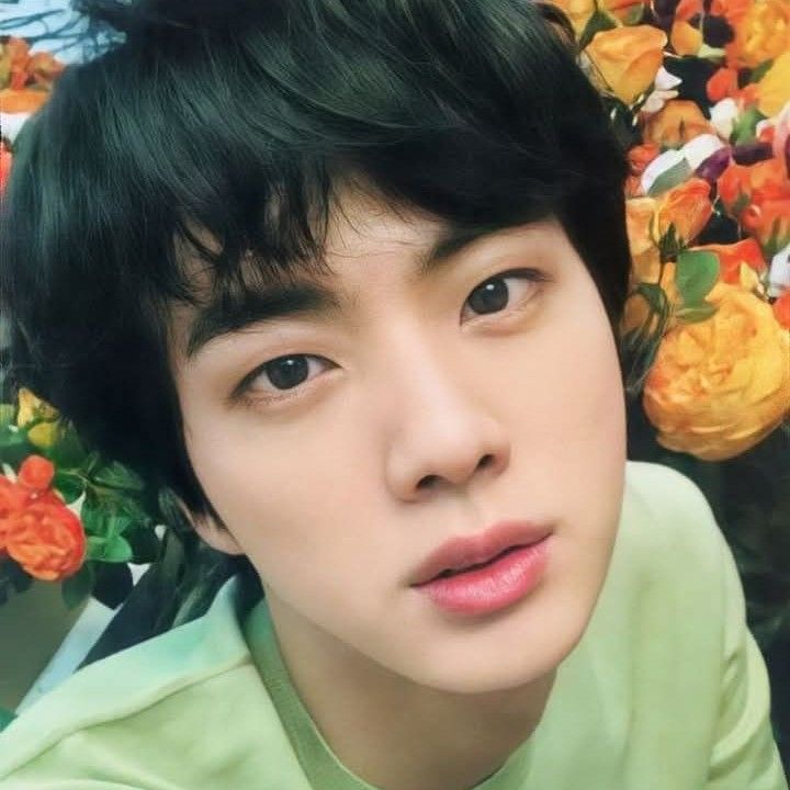 Foto aktivitas terbaru Jin (BTS)
