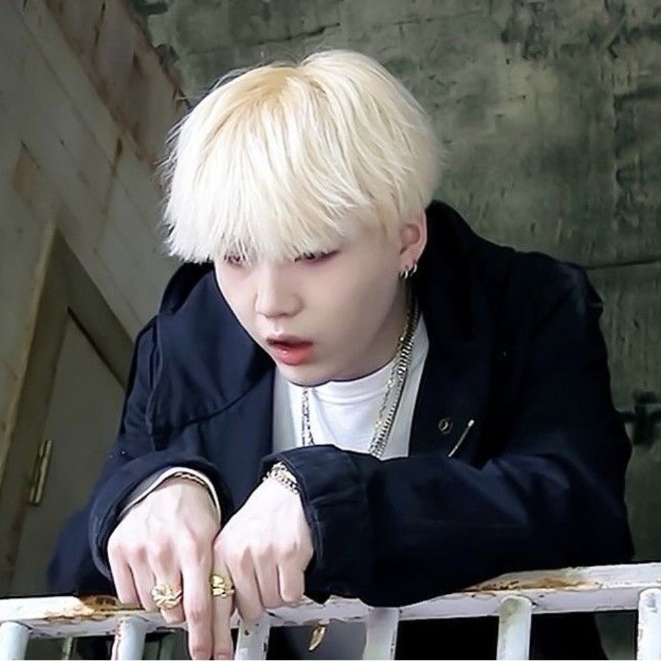슈가 (방탄소년단)의 최신 사진