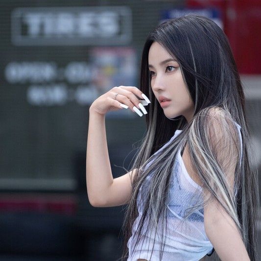 Behind-the-scenes cut of Soyeon (i-dle)