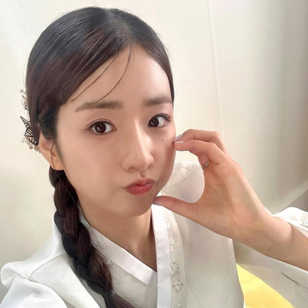 Behind-the-scenes cut of Yoon Bomi (Apink)