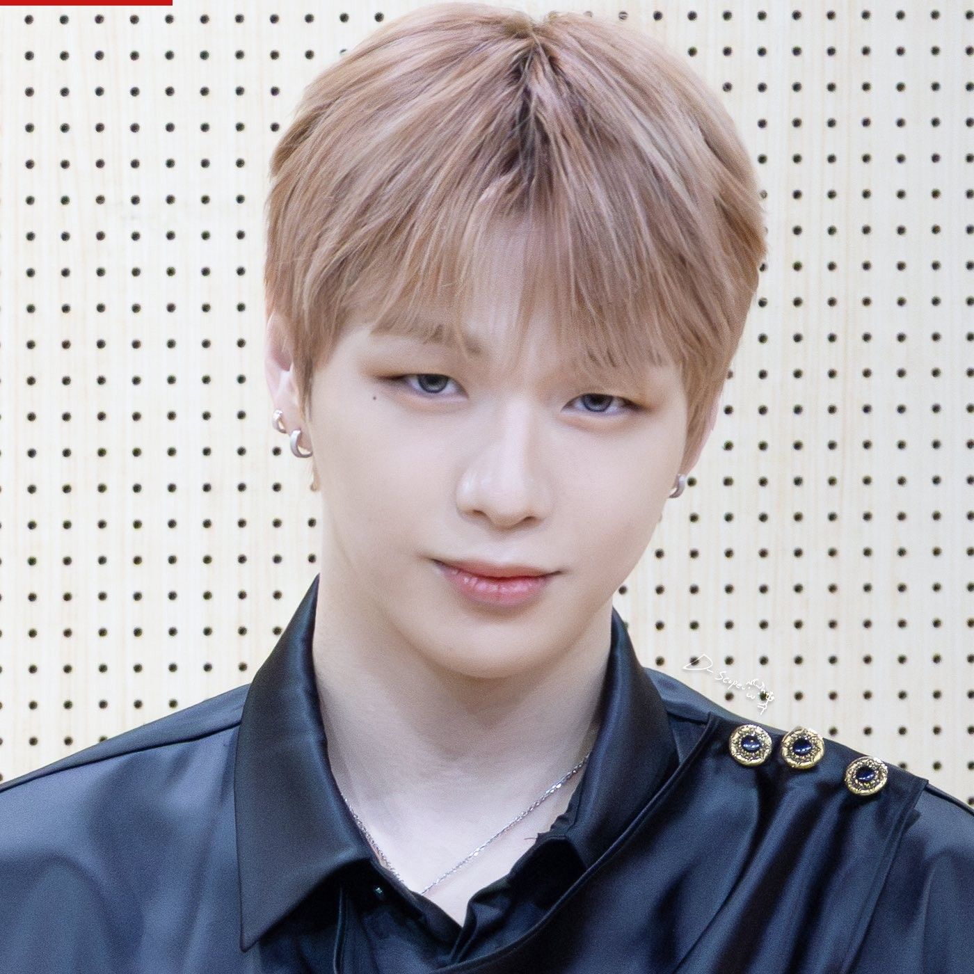 Behind-the-scenes cut of Kang Daniel
