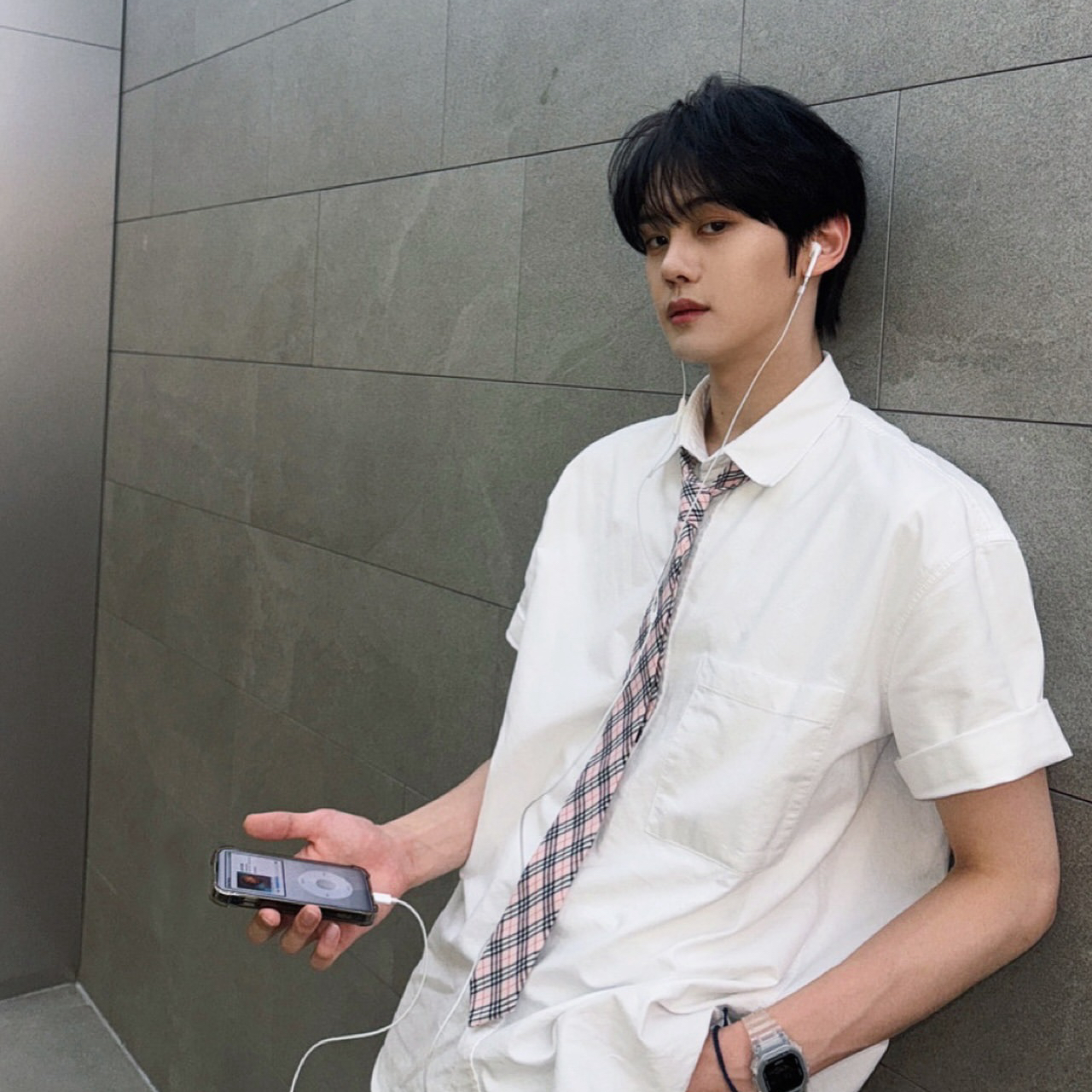 Foto aktivitas terbaru Kim Gyuvin (ZEROBASEONE)