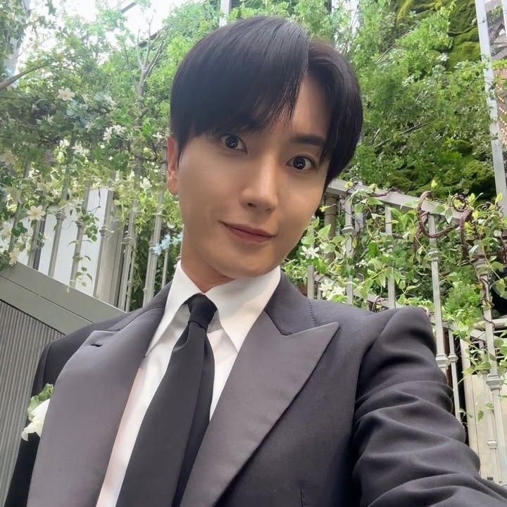 A moment captured by Leeteuk (Super Junior)'s fan