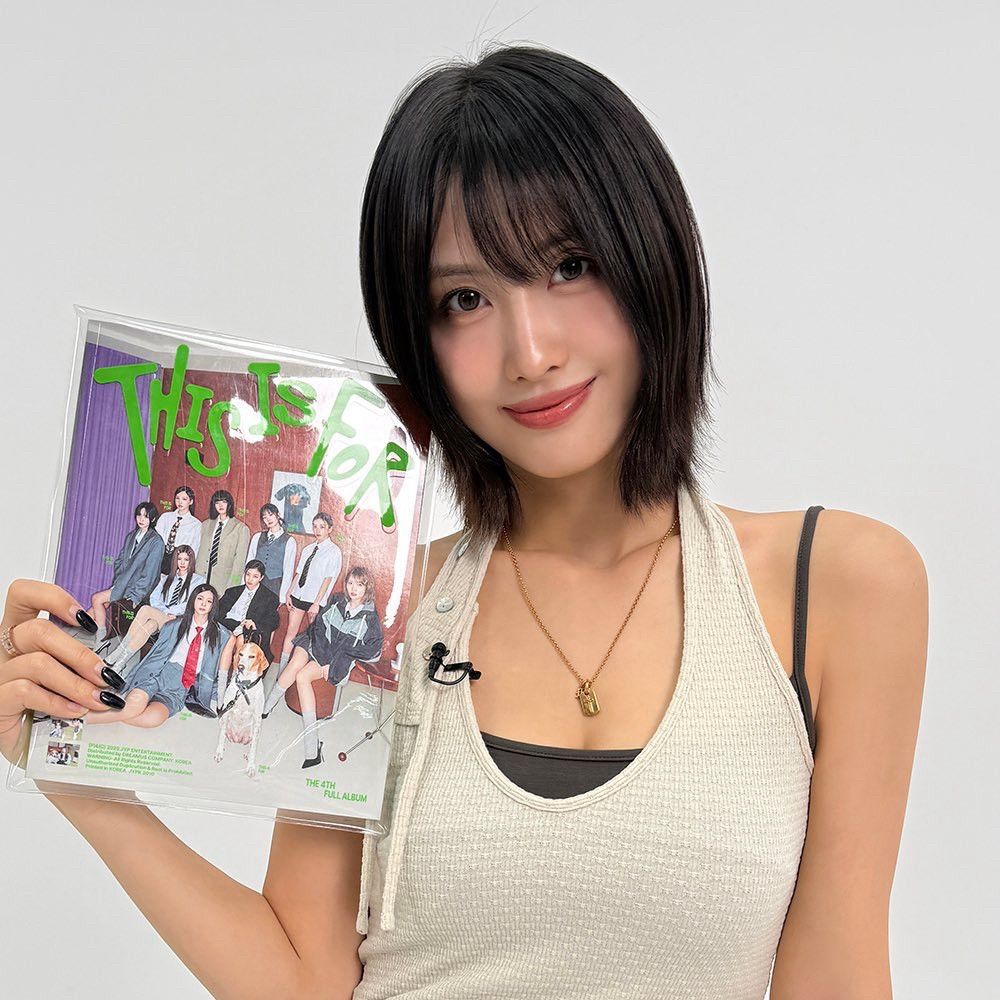 Recent activity shot of Momo (TWICE)