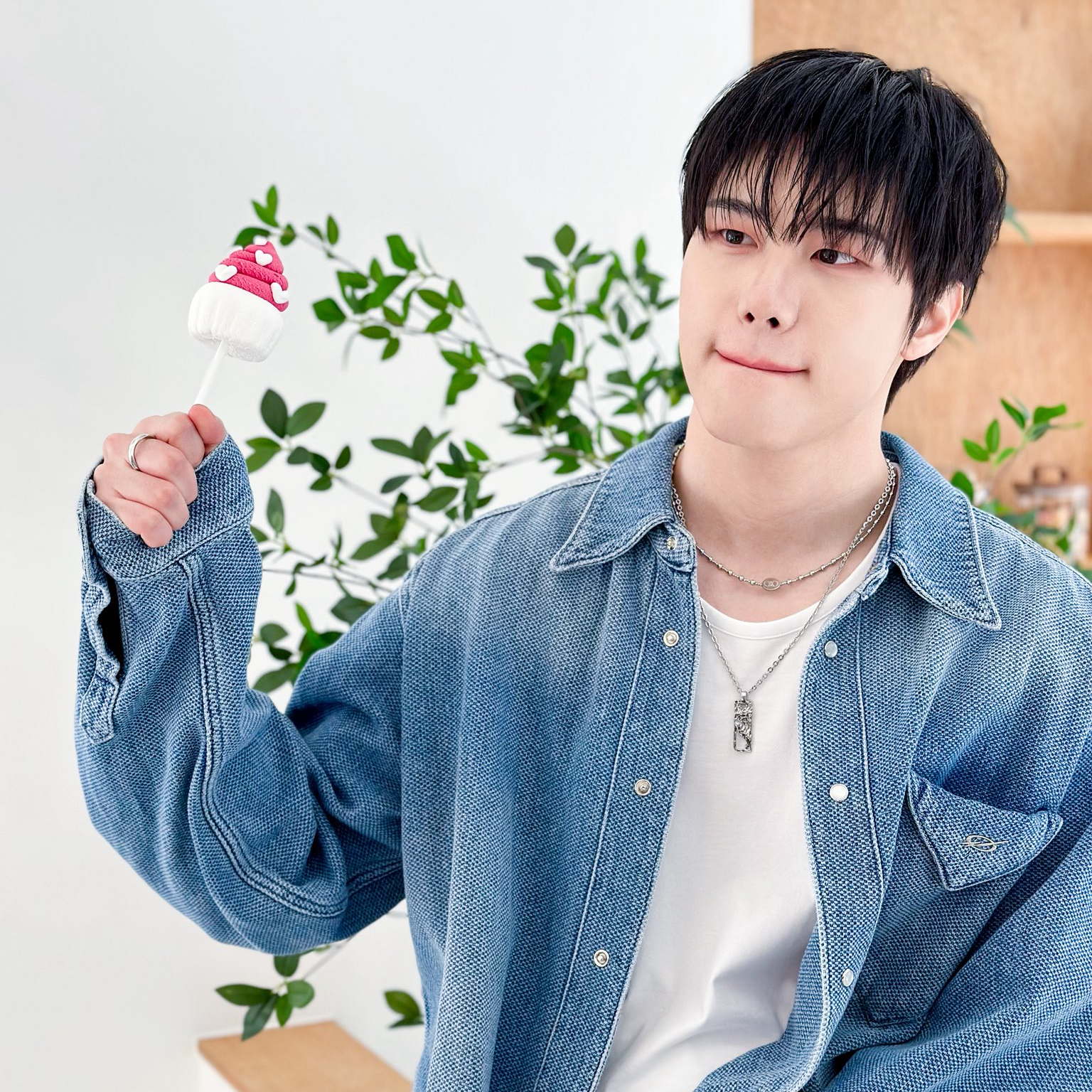 A moment captured by Kang Seungsik (VICTON)'s fan