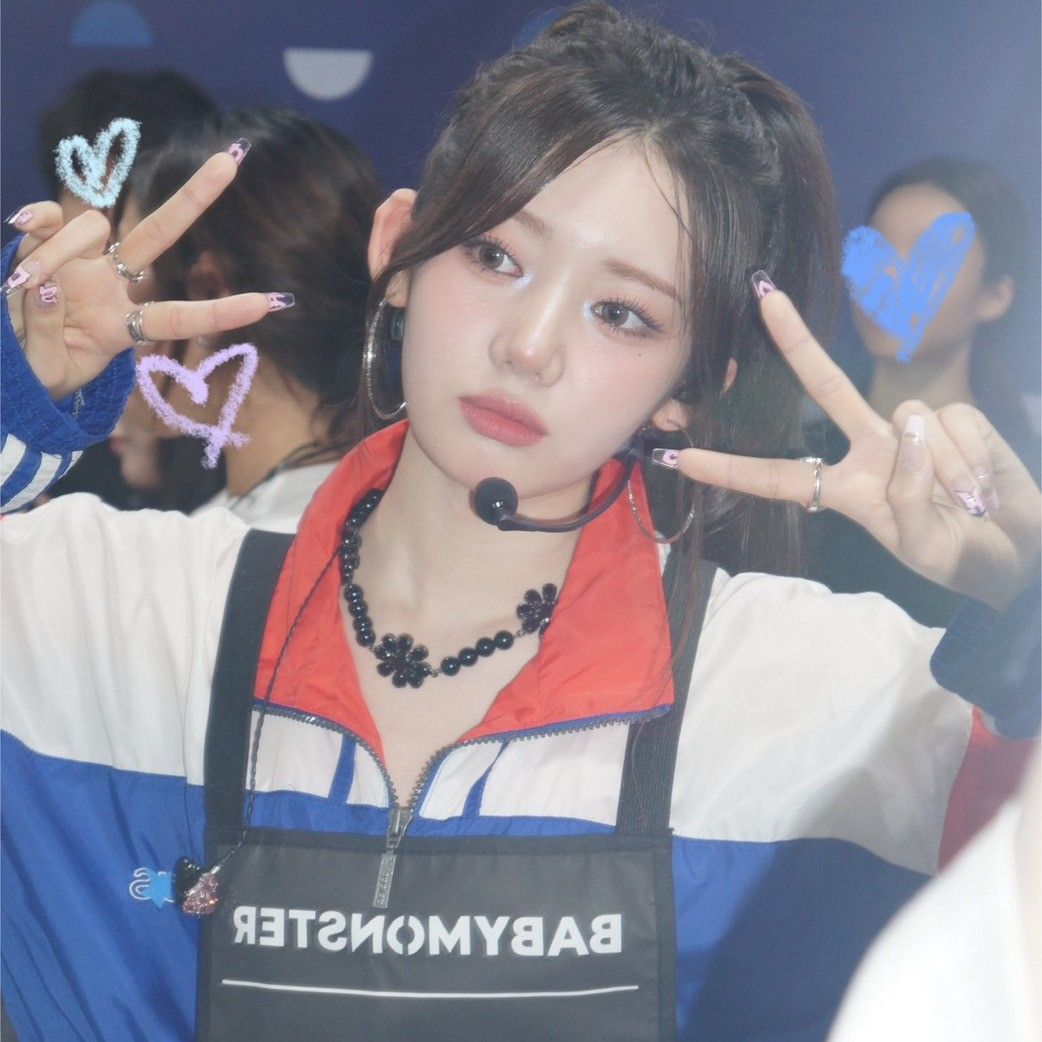 로라 (BABYMONSTER)의 비하인드 컷