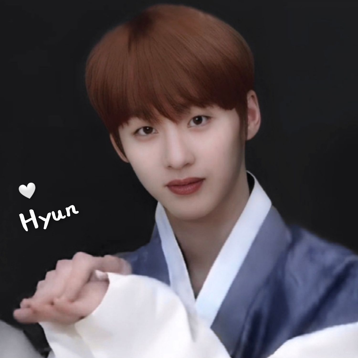 Behind-the-scenes cut of Hyun