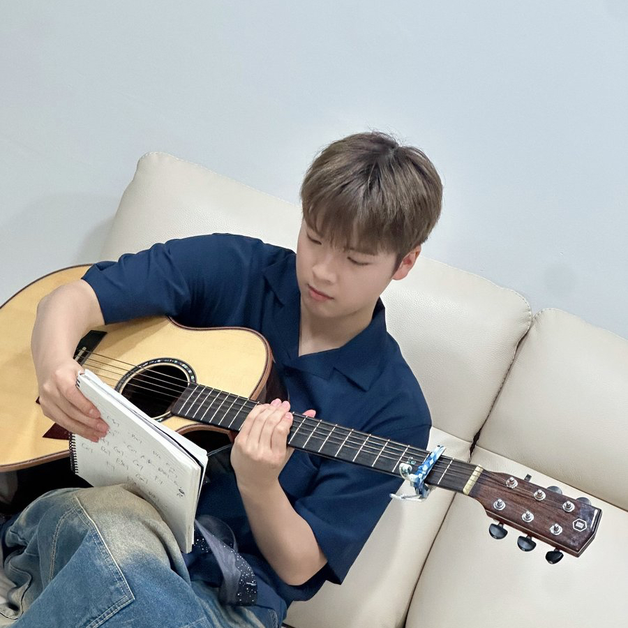 A moment captured by Choi JunSeong (GHOST9)'s fan