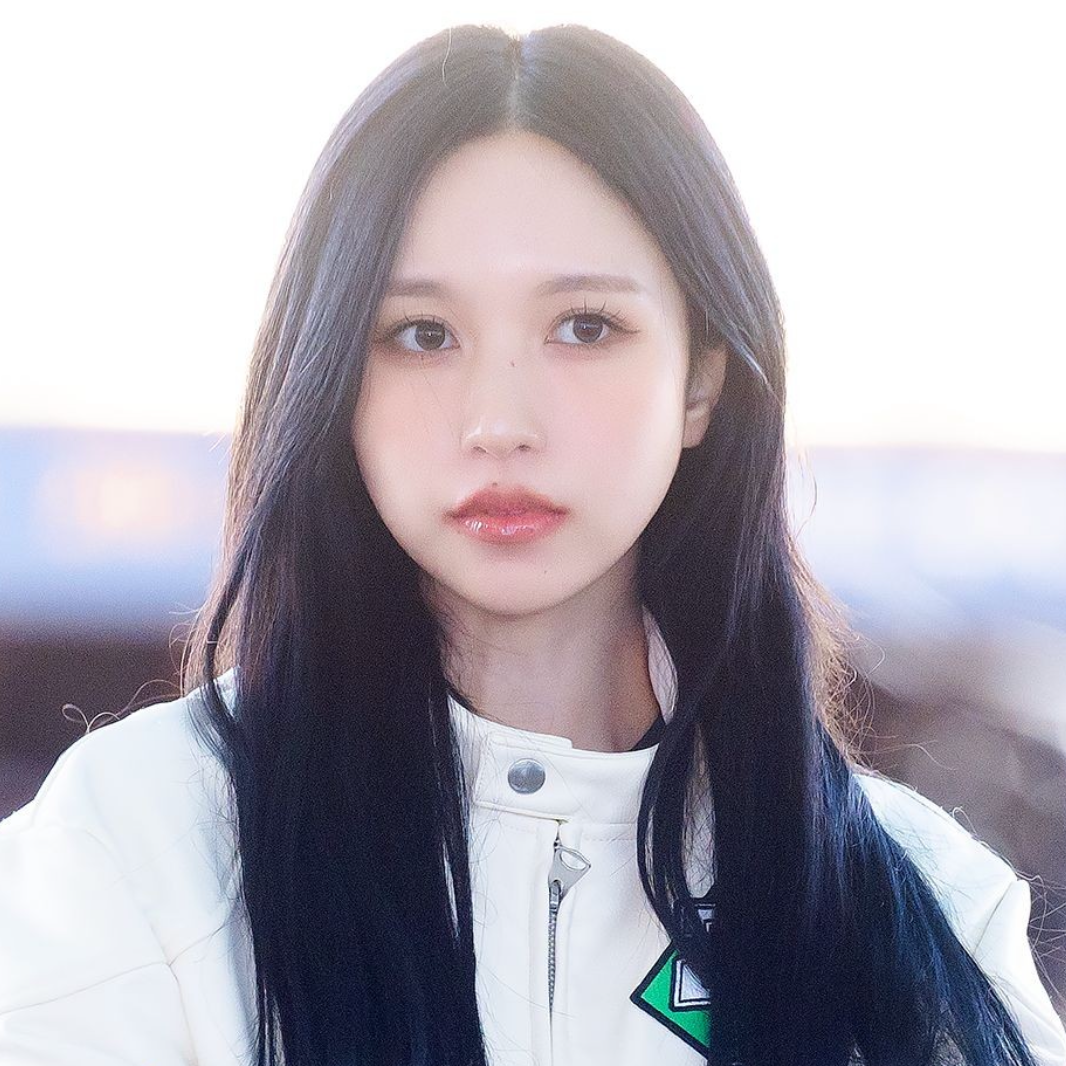 Behind-the-scenes cut of Mina (TWICE)