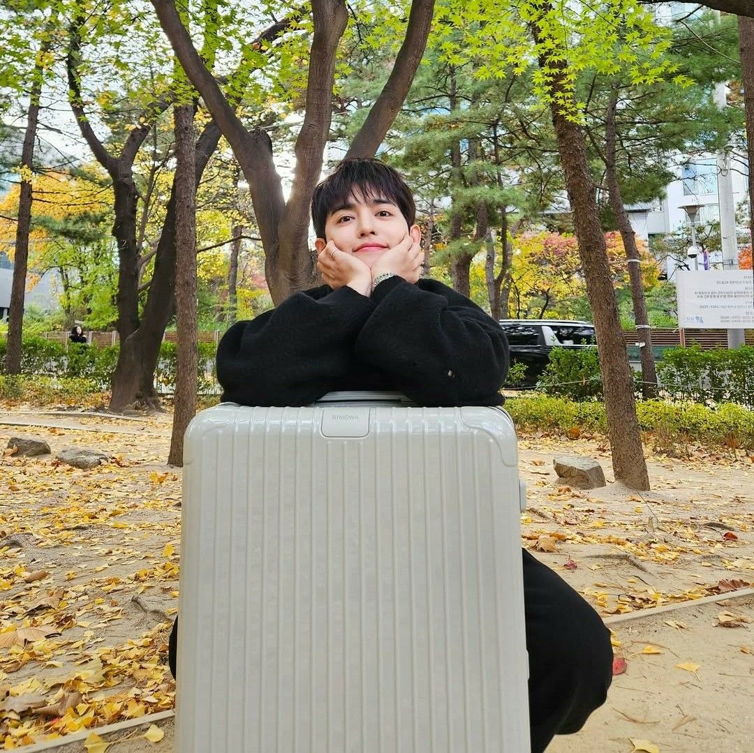 A moment captured by S.Coups (SEVENTEEN)'s fan