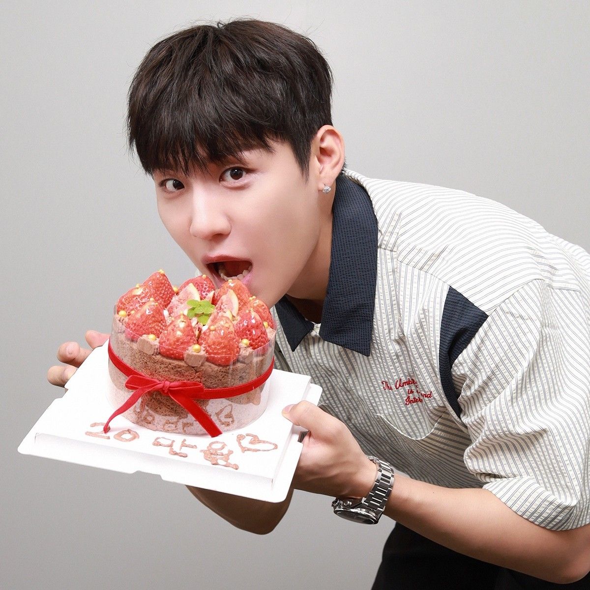 パク・ウジン (AB6IX)の最新写真