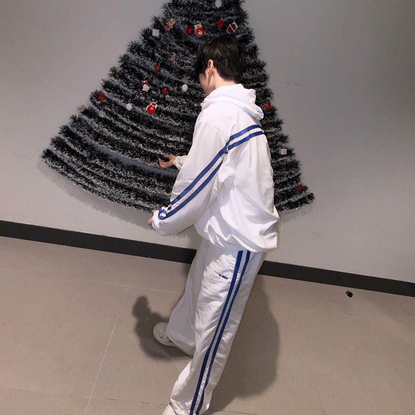 Latest photo of Sung Hanbin (ZEROBASEONE)