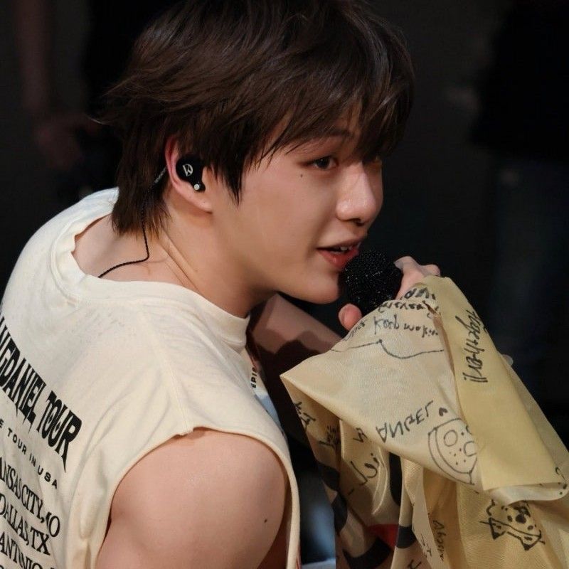 A moment captured by Kang Daniel's fan