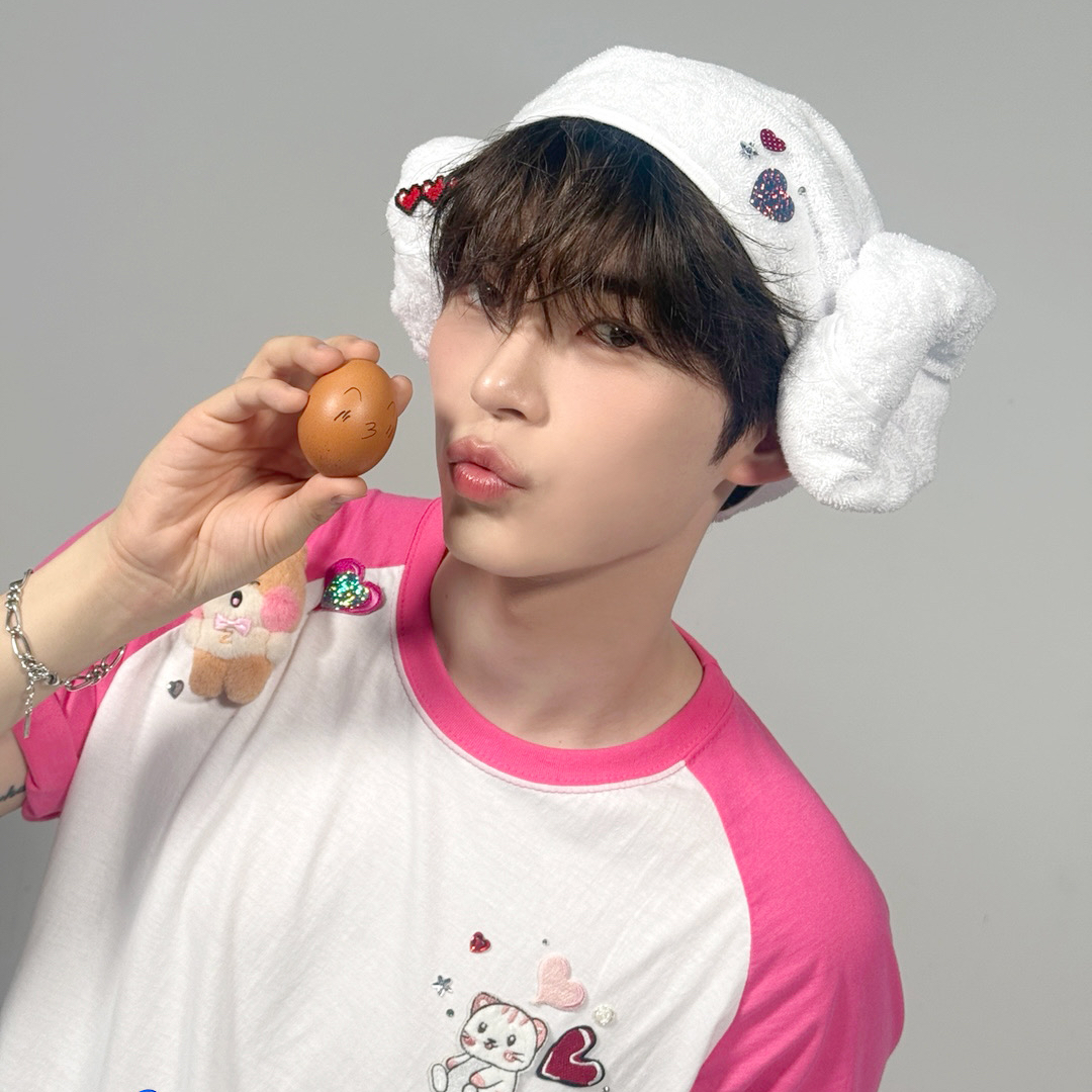성한빈 (제로베이스원)의 최신 사진