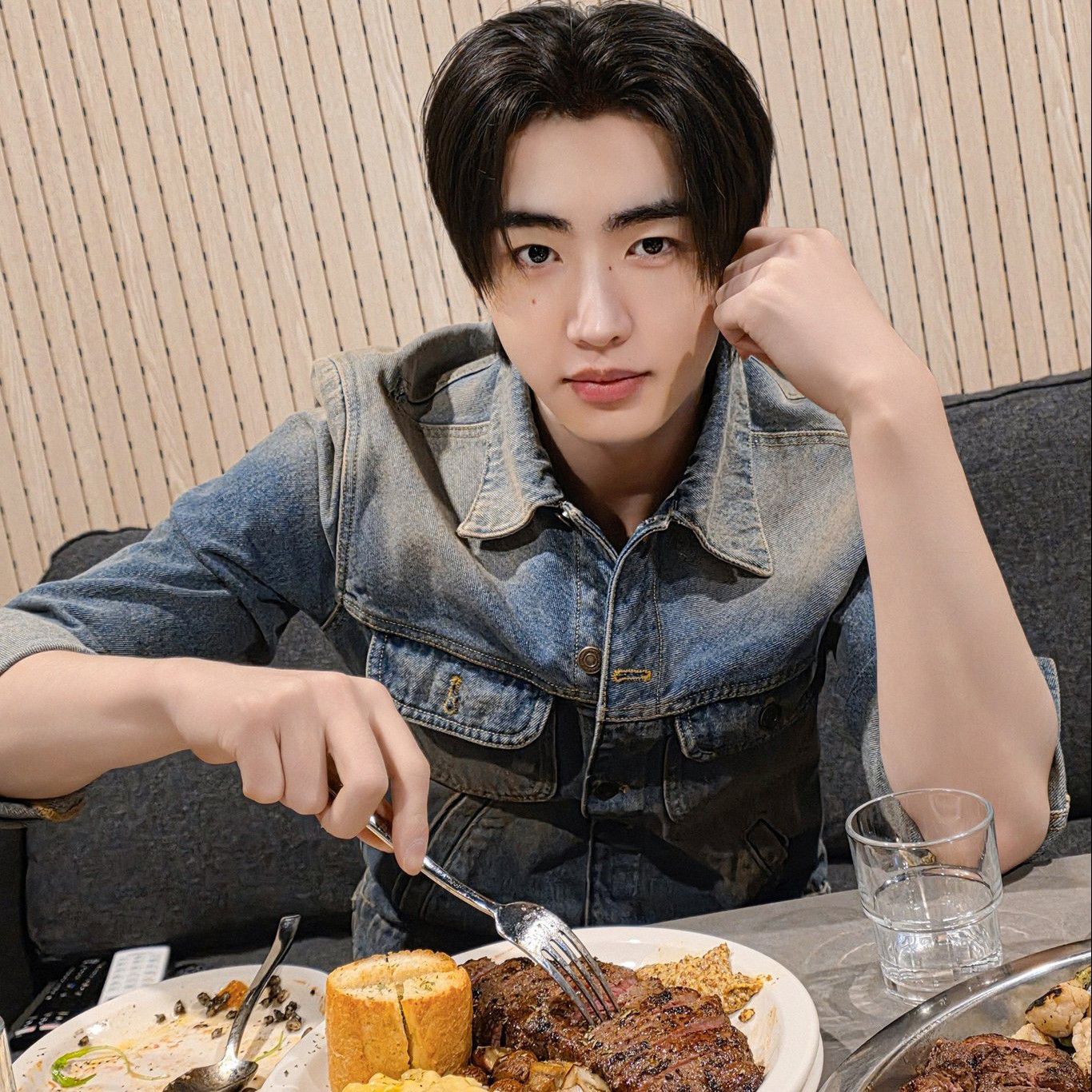 Latest photo of Sunghoon (ENHYPEN)