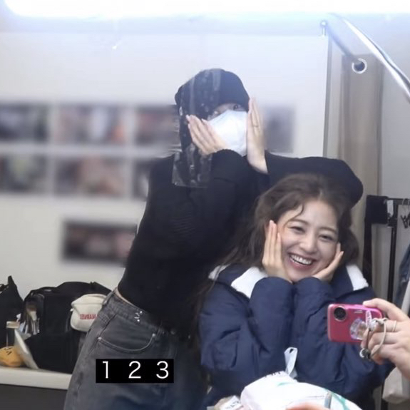 Behind-the-scenes cut of Jihyo (TWICE)