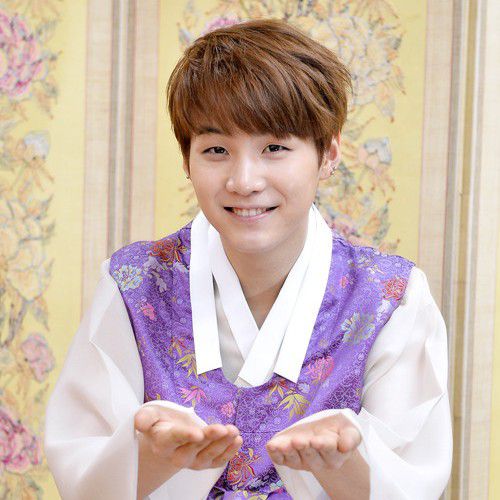 Potret di balik layar SUGA (BTS)