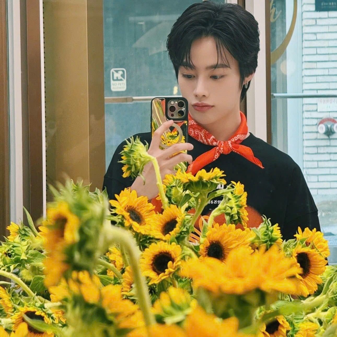 A moment captured by Hanbin (TEMPEST)'s fan