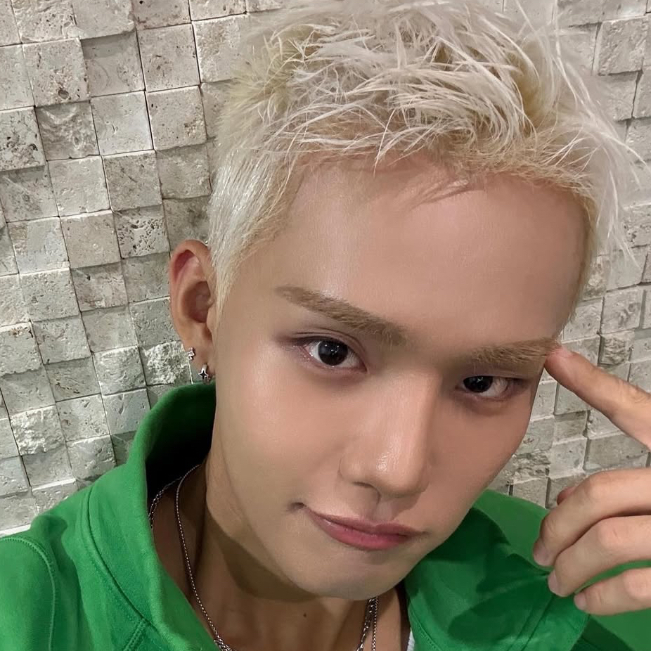 Behind-the-scenes cut of Seunghun (B.D.U)
