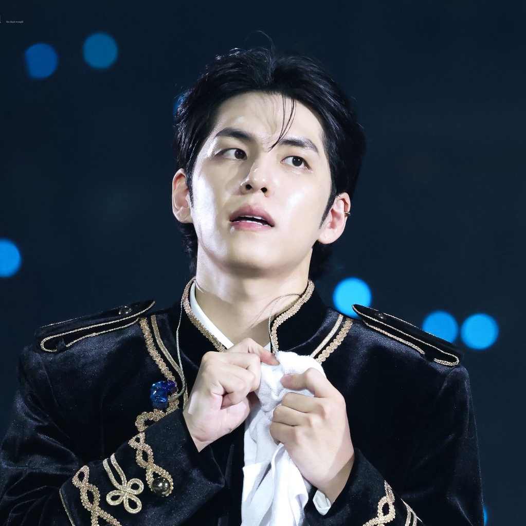 원필 (DAY6) 최근 활동샷