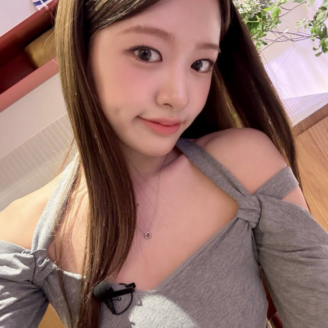 Latest photo of IVE