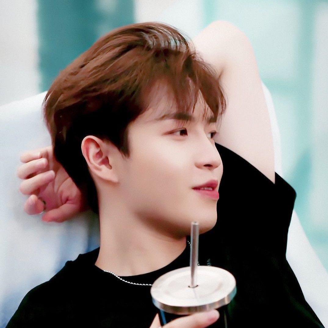 Behind-the-scenes cut of Kim Jaehwan