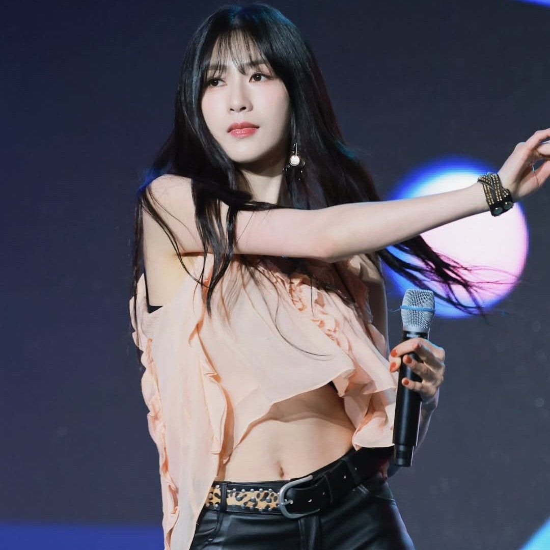 A moment captured by Oh Hayoung (Apink)'s fan