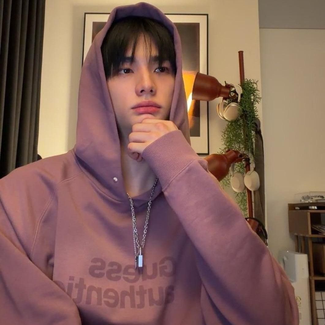 Latest photo of Hyunjin (Stray Kids)