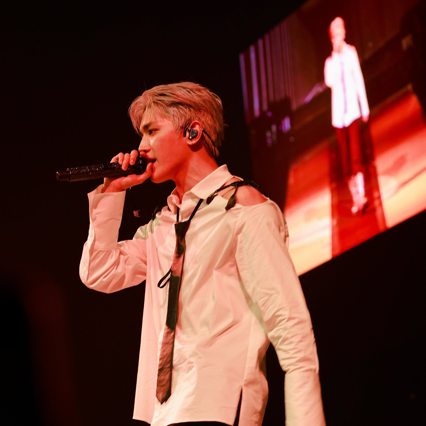 A moment captured by Taeyong (NCT 127)'s fan