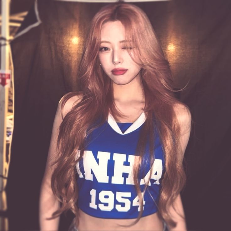 Behind-the-scenes cut of Yuna (ITZY)