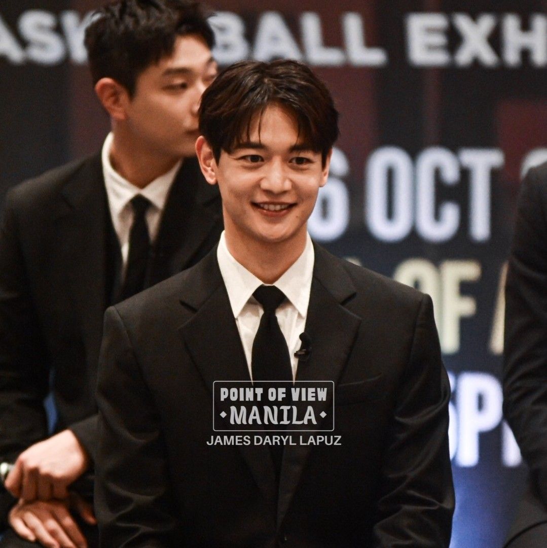 A moment captured by Minho (SHINee)'s fan