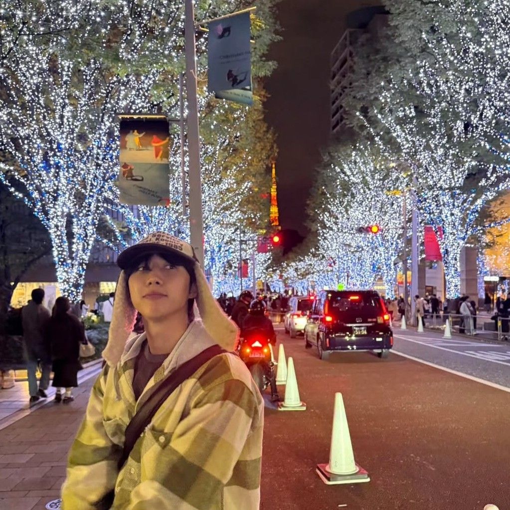 Recent activity shot of Hui (PENTAGON)