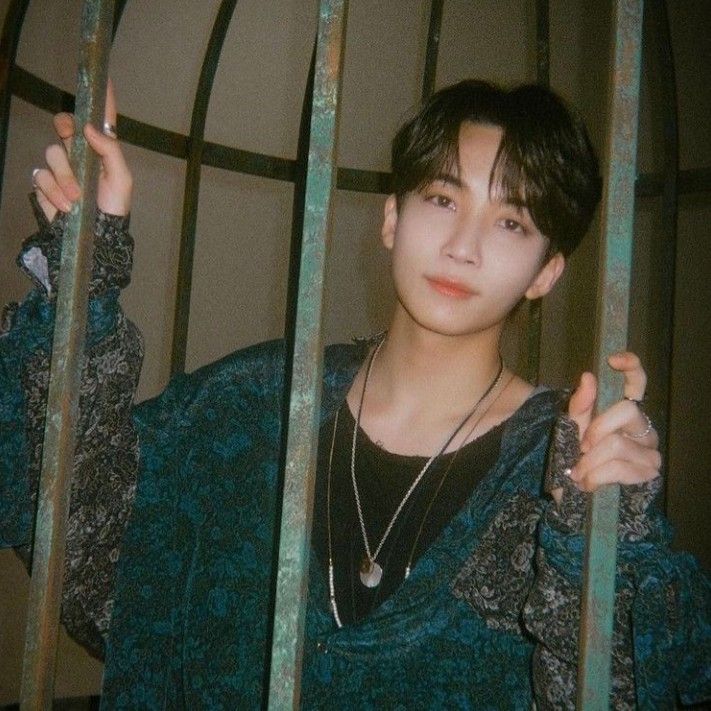Latest photo of Jeonghan (SEVENTEEN)