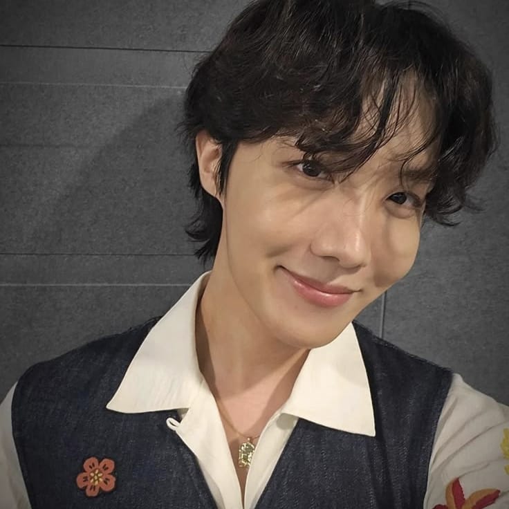 J-hope (防彈少年團)的最新照片