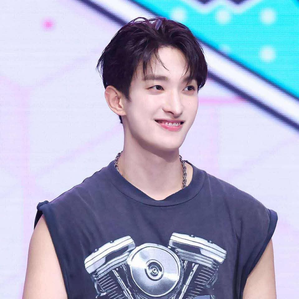 Latest photo of DK (SEVENTEEN)