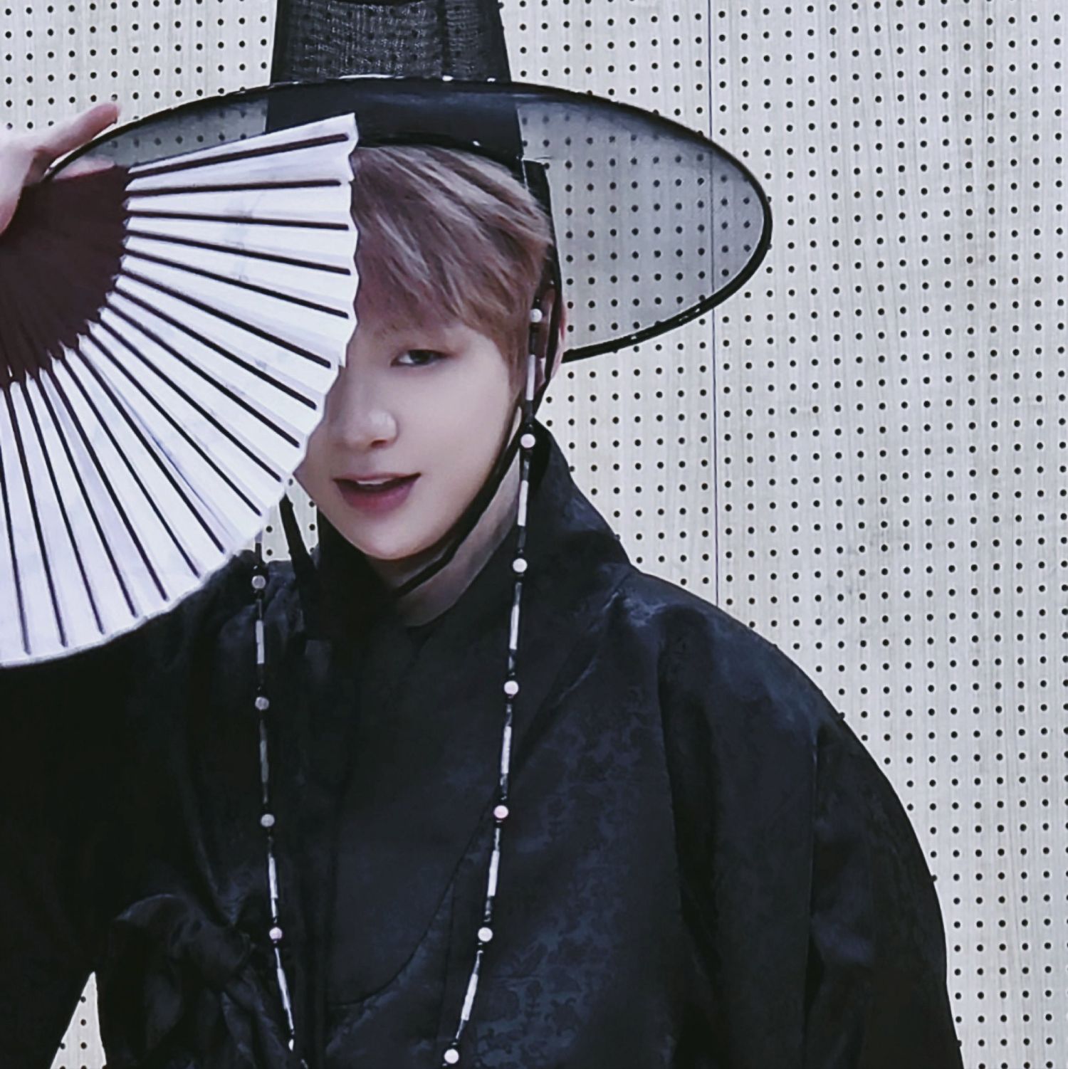 Behind-the-scenes cut of Kang Daniel