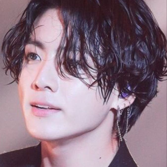 Foto aktivitas terbaru Jungkook (BTS)