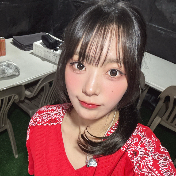 A moment captured by Siyeon (QWER)'s fan