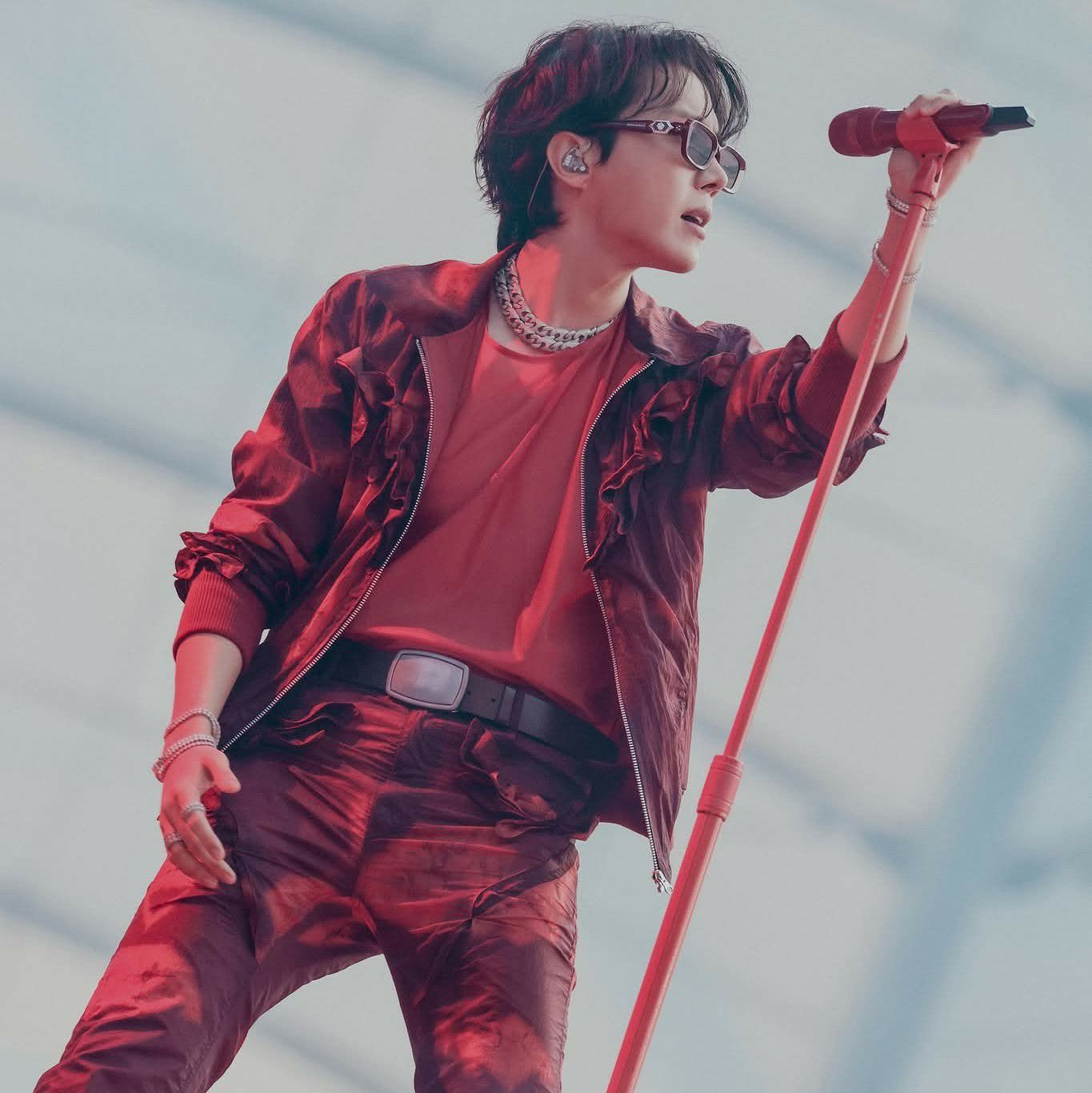 Behind-the-scenes cut of j-hope (BTS)