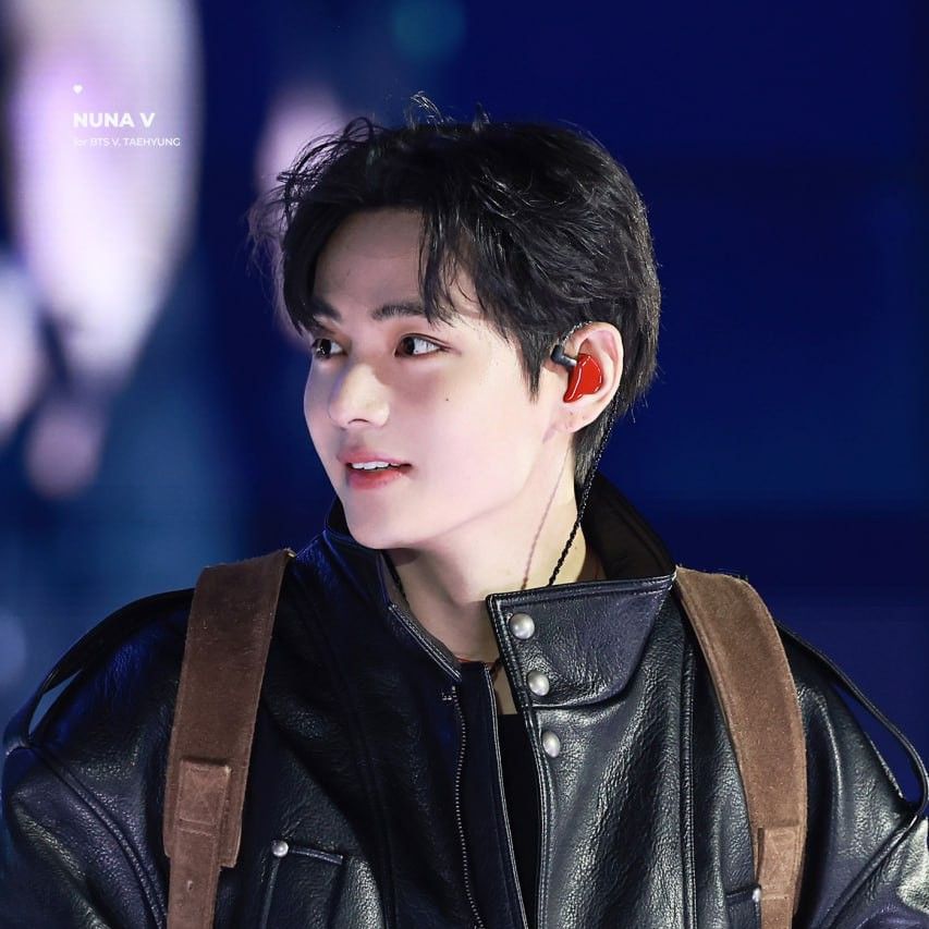 뷔 (방탄소년단) 최근 활동샷