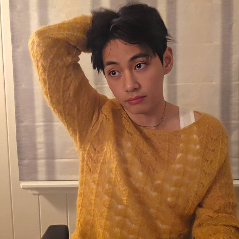 Recent activity shot of V (BTS)