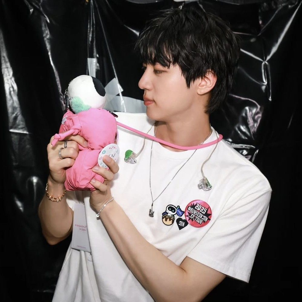 Latest photo of Jin (BTS)