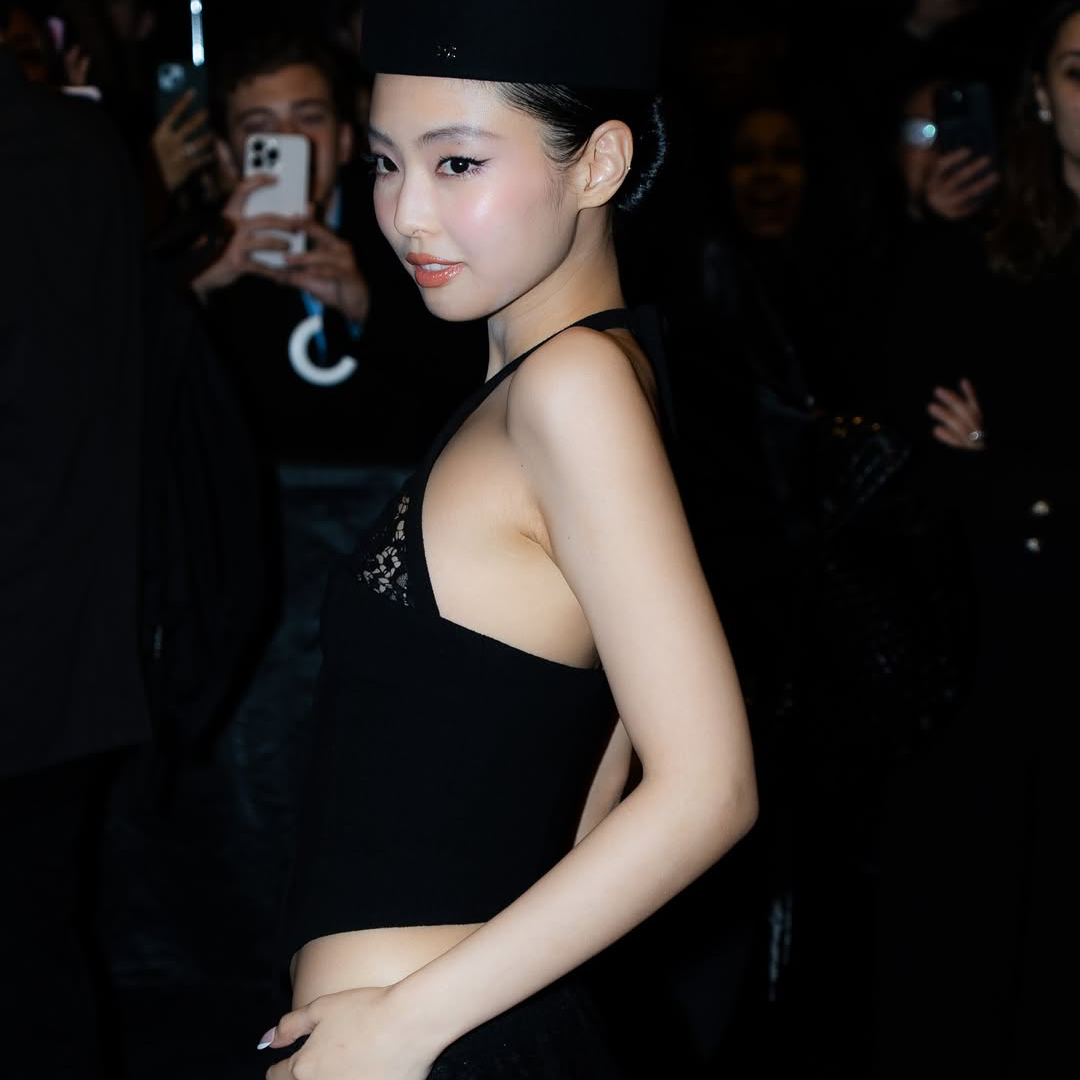Recent activity shot of Jennie (BLACKPINK)
