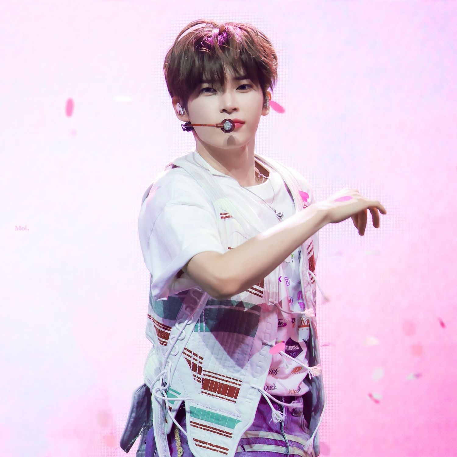 A moment captured by Sung Hanbin (ZEROBASEONE)'s fan