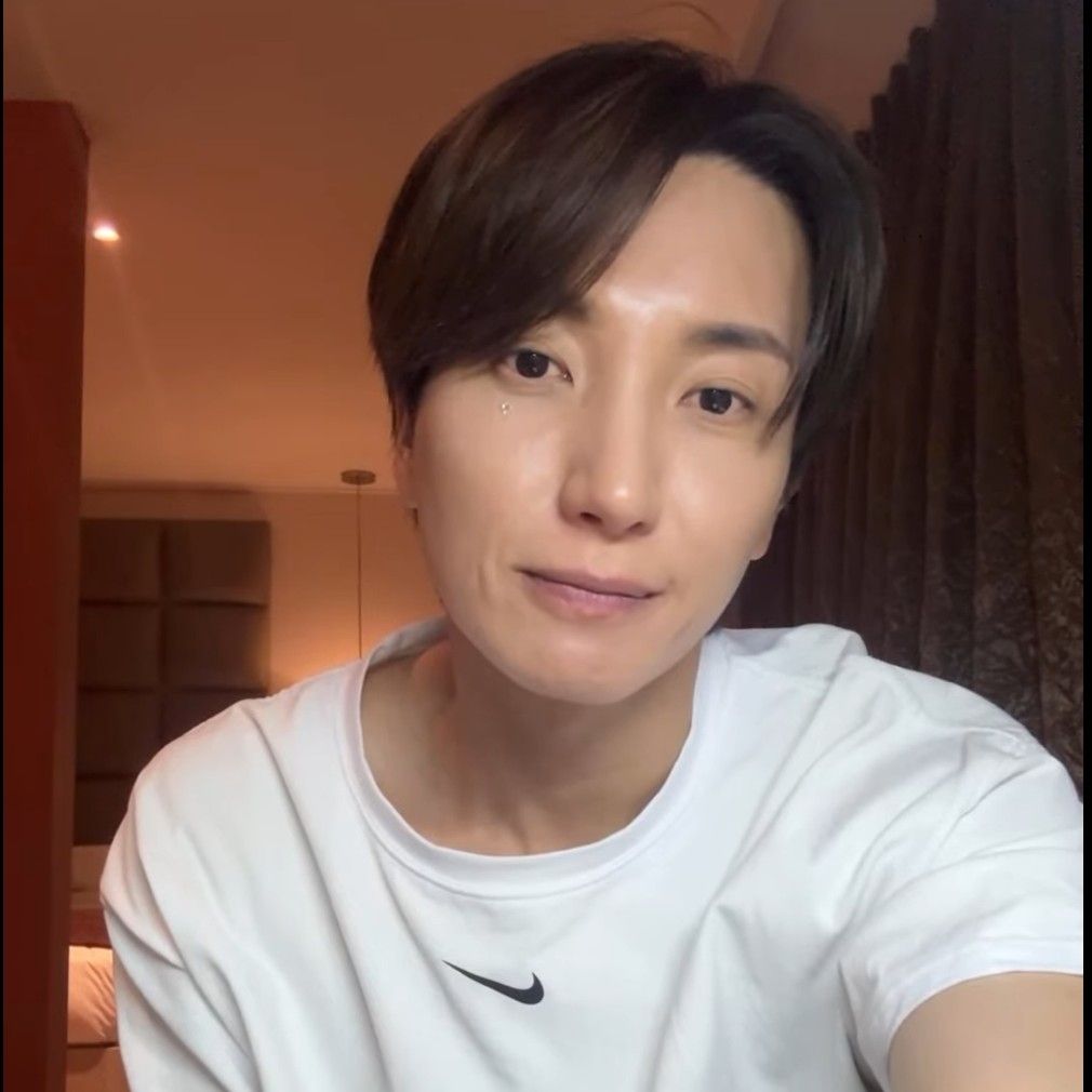 Recent activity shot of Leeteuk (Super Junior)