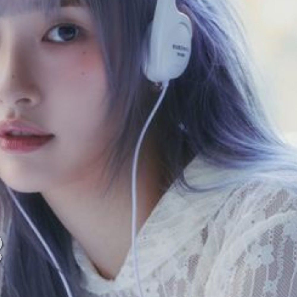 Behind-the-scenes cut of Geumhee (CSR)