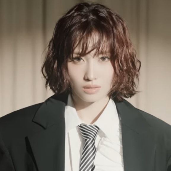 모모 (TWICE)의 최신 사진