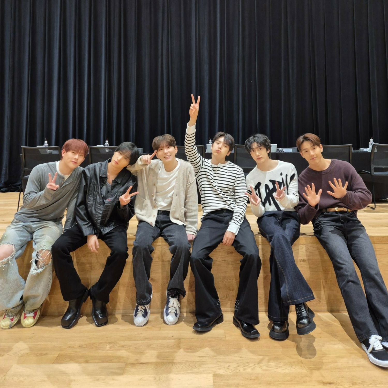 Behind-the-scenes cut of MONSTA X